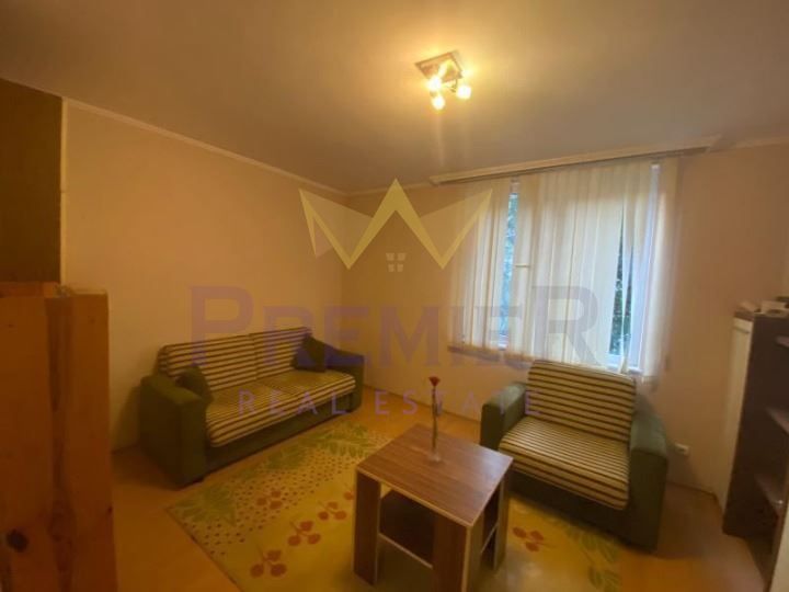 Дава се под наем Тристаен апартамент в Варна, Конфуто - 87 кв.м за 538.56 € - Снимка #3