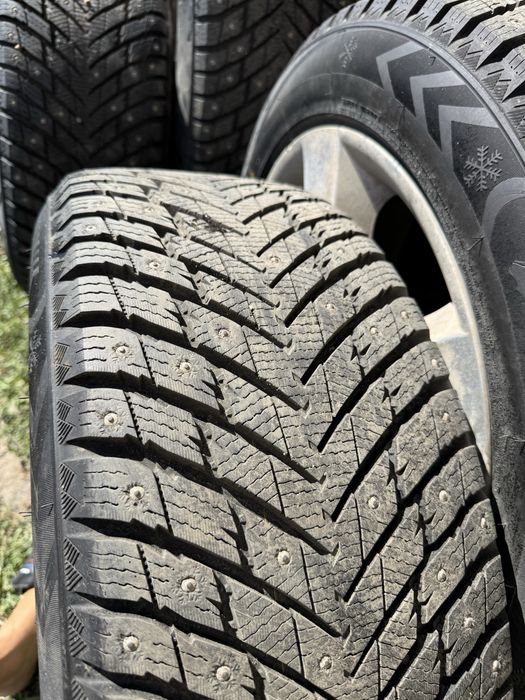 Диски х5 оригинал r19 шины как новые