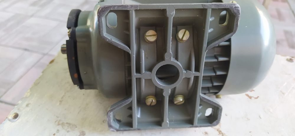 Двигатель асинхронный