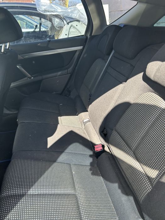 На части Peugeot 407 sw 2.0hdi 136 hp / Пежо 407 комби 2.0хди 136к.с