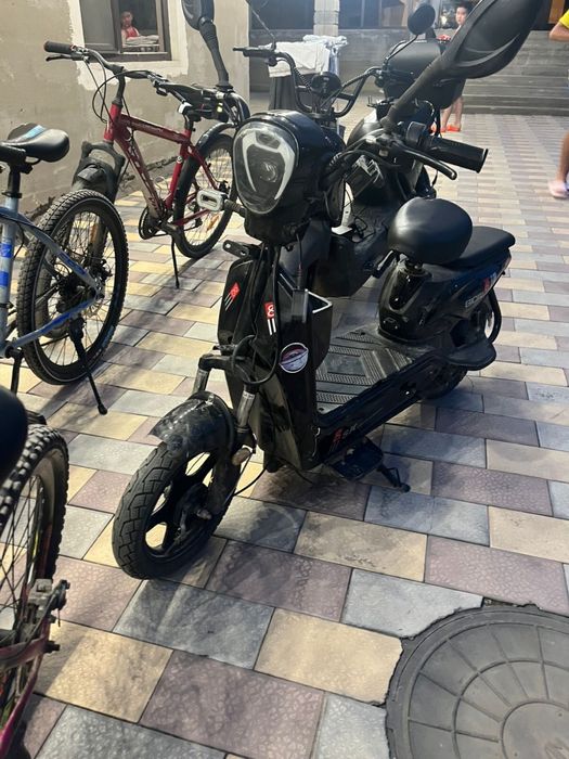 Продам электро скутер SK8