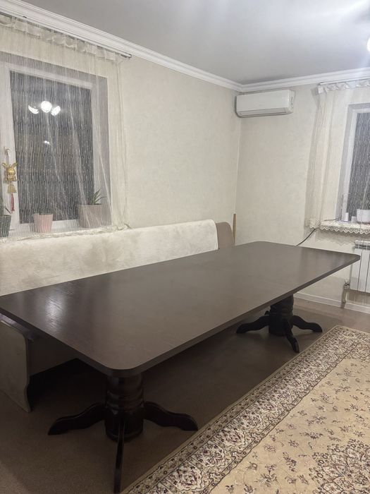 Стол в хорошем состоянии