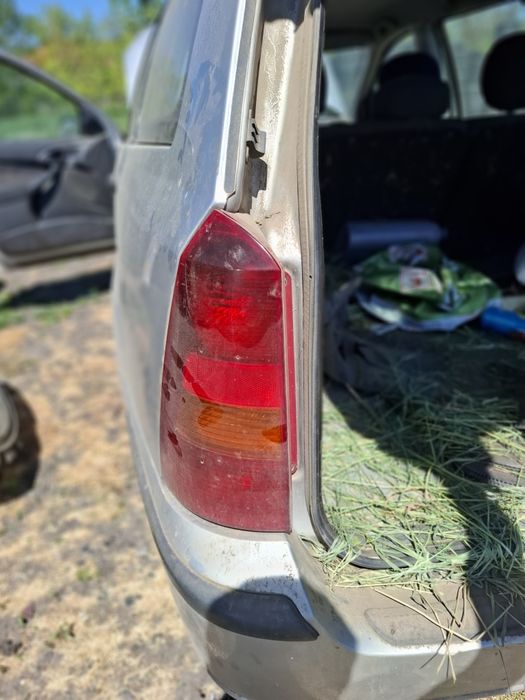 Vand haion complect stopuri st dr bara spate ford focus 1 breack an 2002