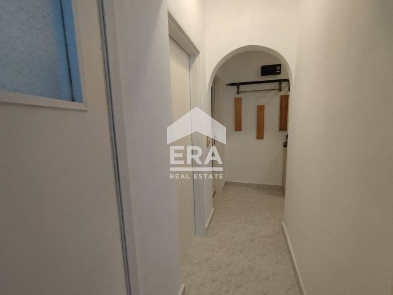 Тристаен апартамент под наем