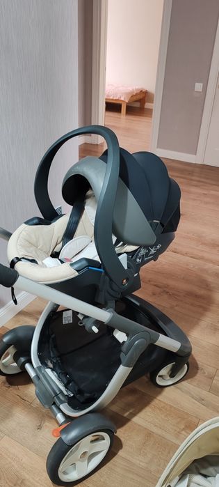 Продам автолюльку Stokke