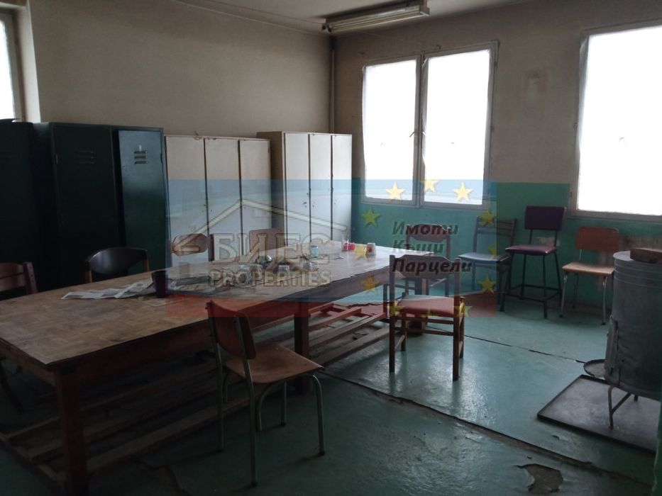 Втори етаж от административна сграда