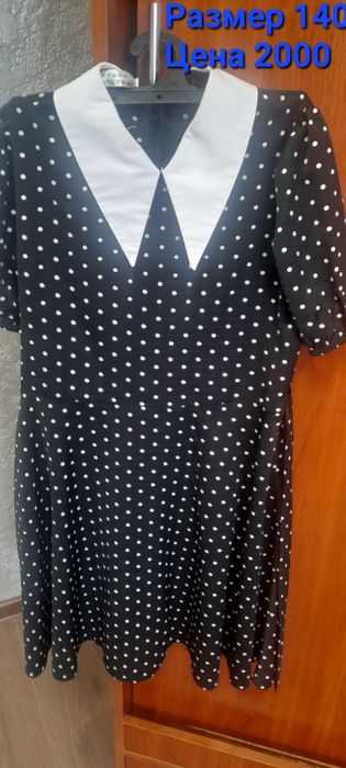 Продам платья на девочку 6-9 лет