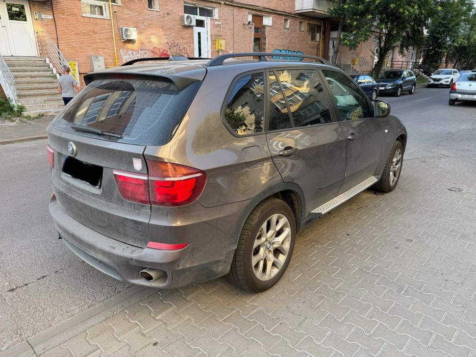 Bmw x5 4,0 d. 306 hp 2011. Bate motorul
