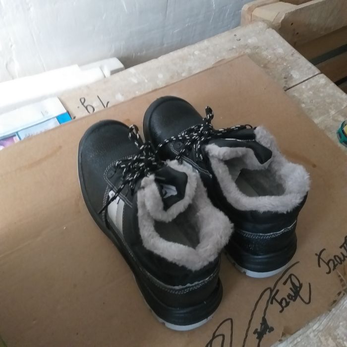 Ботинка зимний раз.43