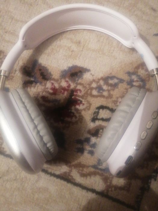 Без проводные наушники в очень хорошем состоянии