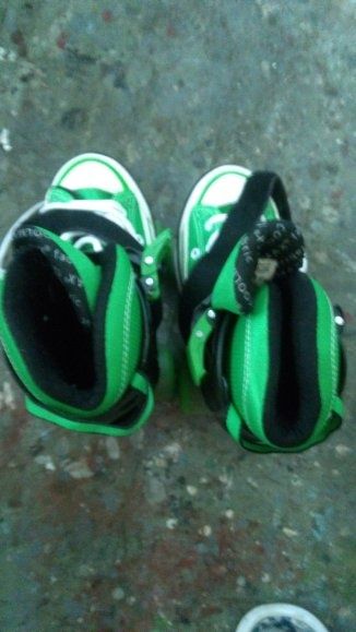 Vând rotile tip tenesi