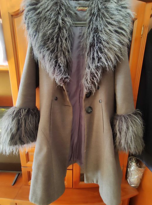 Елегантно дамско палто от фина вълна