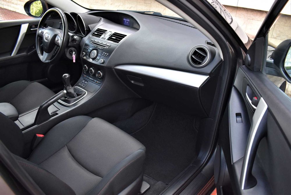 Mazda 3 Facelift motor clasic 1.6 benzina