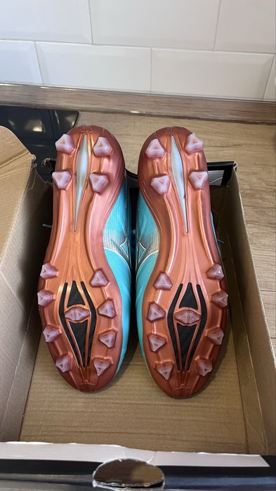 Бутсы мезуно 41-40 размер