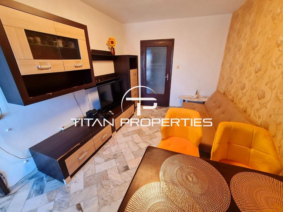 Дава се под наем Двустаен апартамент в Бургас, Център - 65 кв.м за 510 € - Снимка #2