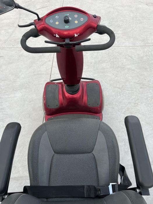 Cărucior Handicapații