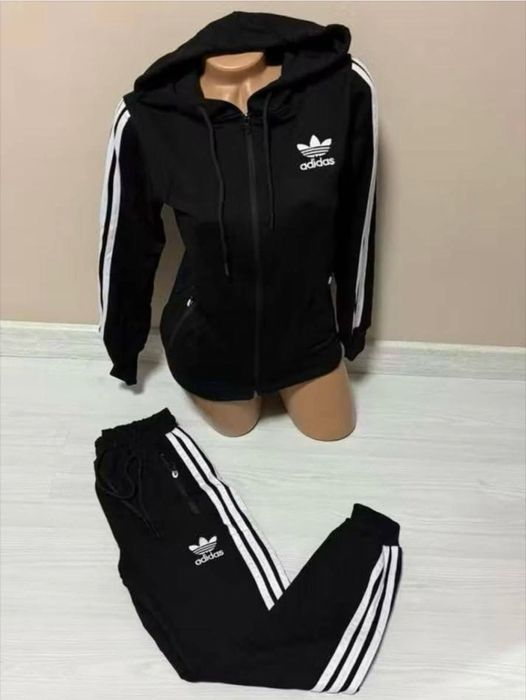 Дасмки екип Адидас