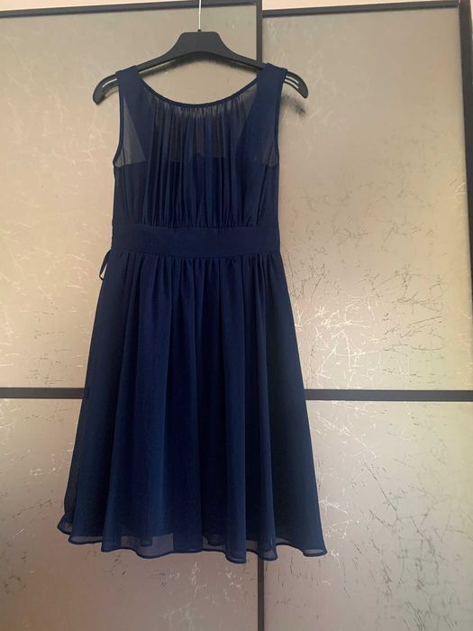 Продавам елегантна ,ефирна синя рокля