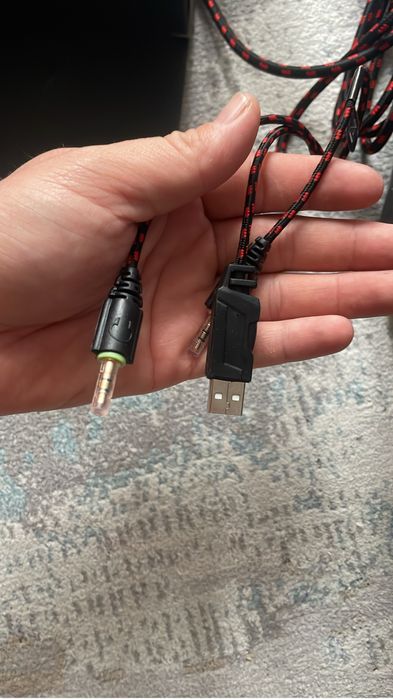 Наушник и клавиатура игрровой