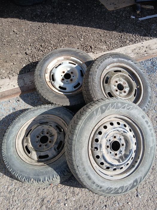 Шины 175/70R13, 215/55R16.