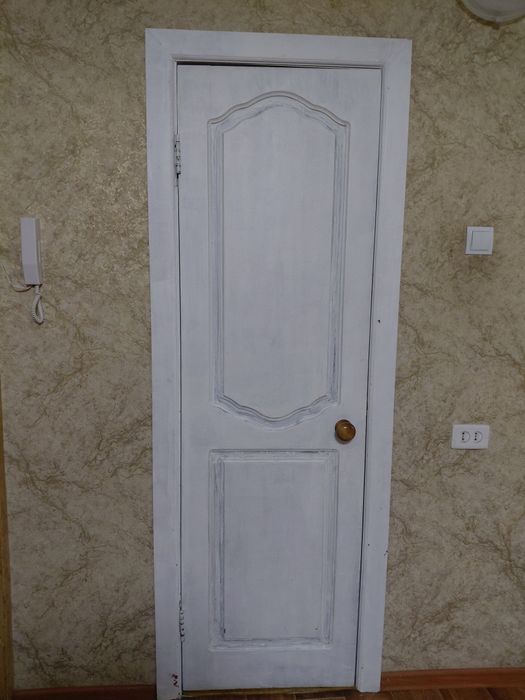 Продам двери деревянные