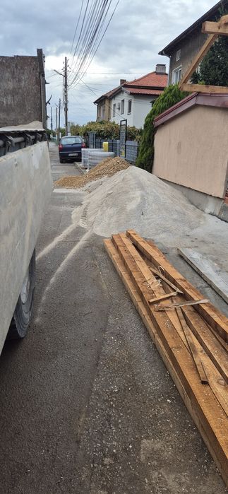 Транспортни услуги с кран и самосвал извозване на боклук