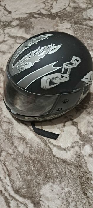 Продавам две каски