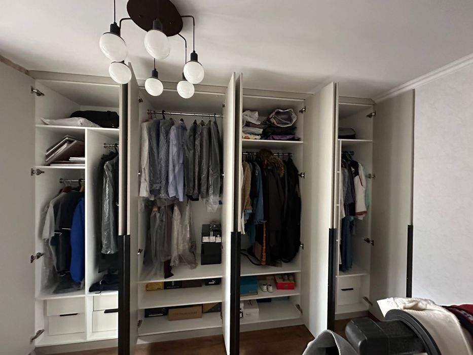 Шкаф срочно продам