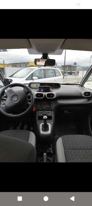 Рентакар коли и бусове под наем