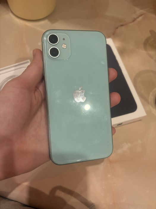 Продам телефон 11 Айфон зеленый , было только 1 хозяйка.