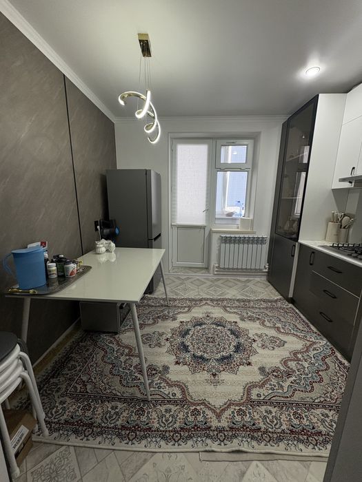 2мкр екі бөлмелі пәтер сатылады.