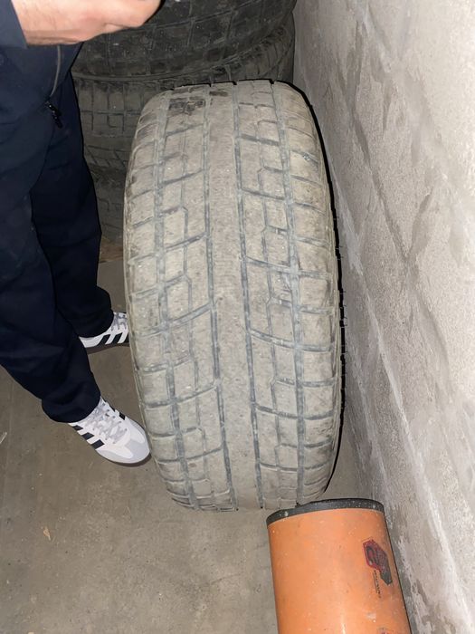 Продам резину с дисками 250.000