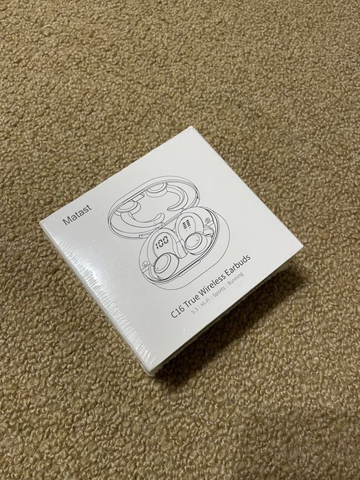 Casti buds diferite modele