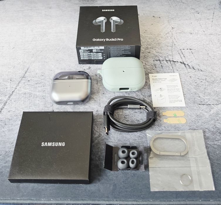 Samsung Galaxy Buds3 Pro Silver – Pachet complet + Husa Ringke (Impecabile)
