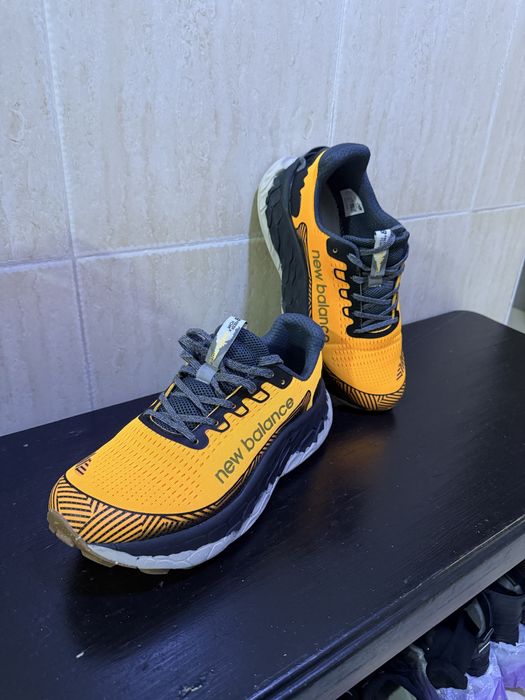 Новые кроссовки 43 размер