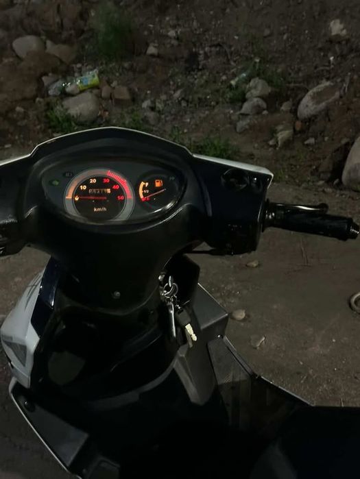 продам м8 про срочно