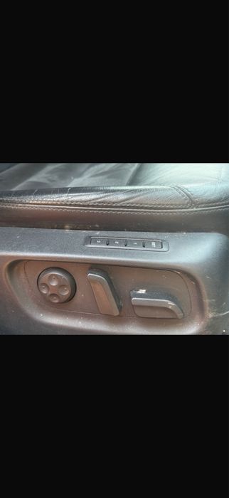 Vand Skoda Octavia 2 Facelift Laurin&Klement // 1.9 TDI masina personala 2009 luna 7 // 284.xxx KM masina intretinuta cu revizii si schimburi facute