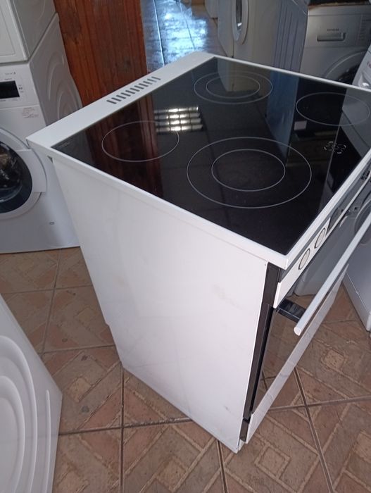 Свободно стояща печка с керамичен плот Gram с 2 години гаранция!