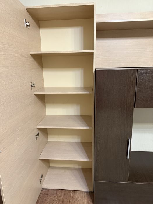 Горка (стенка) в гостиную