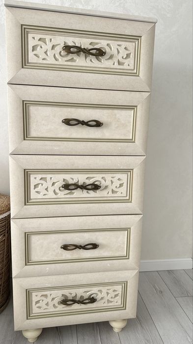 Комод Александрия