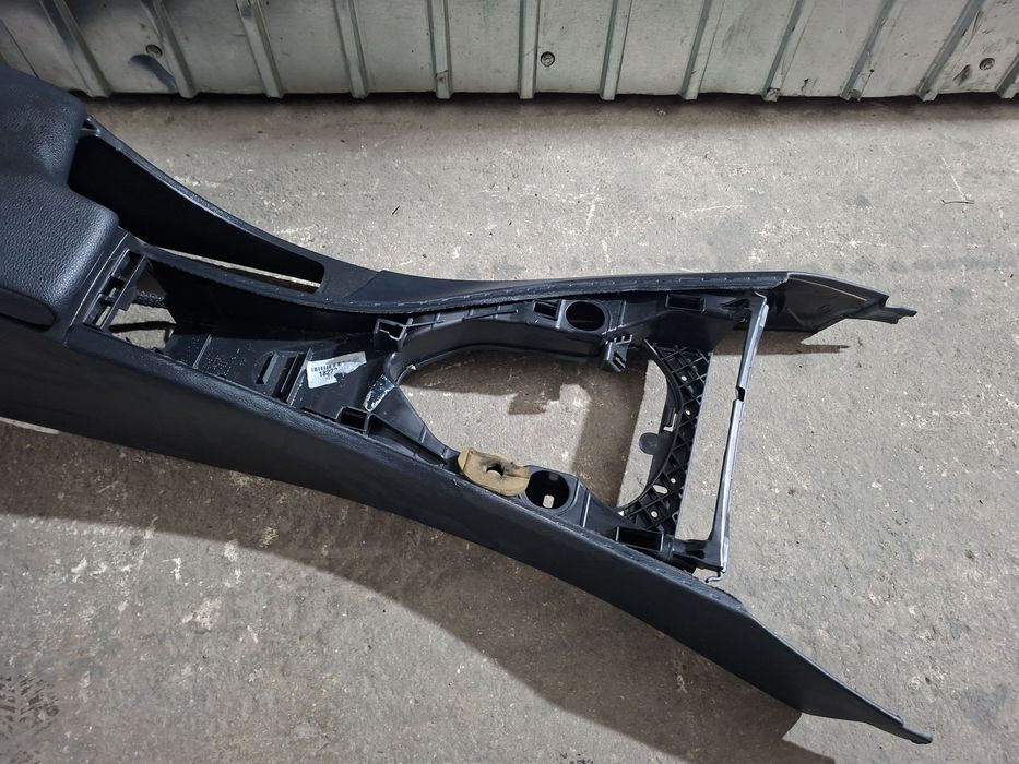 Cotiera consola centrala BMW E90 E91 E92 E93