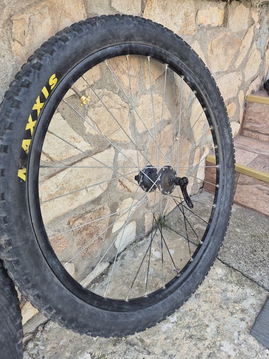 Продавам оригинални гуми MAXXIS ARDENT