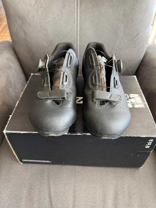 Шосейни обувки Fizik Tempo R5 + педали Shimano R550