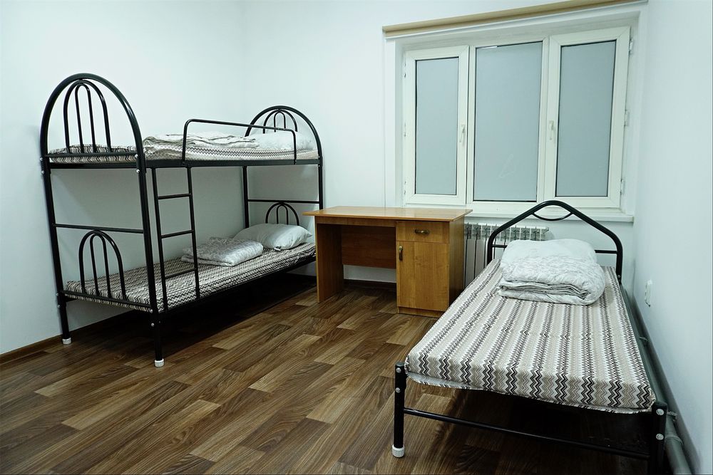 Двухъярусные кровати и односпальные