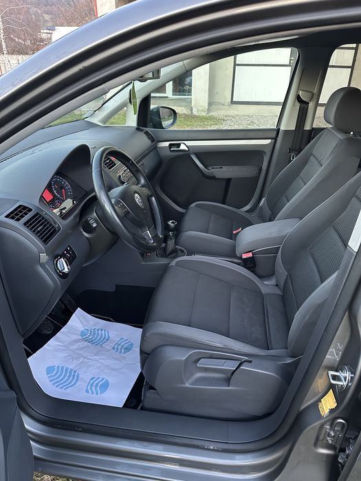 VW Touran 1.9 Tdi 105cp, an 2010