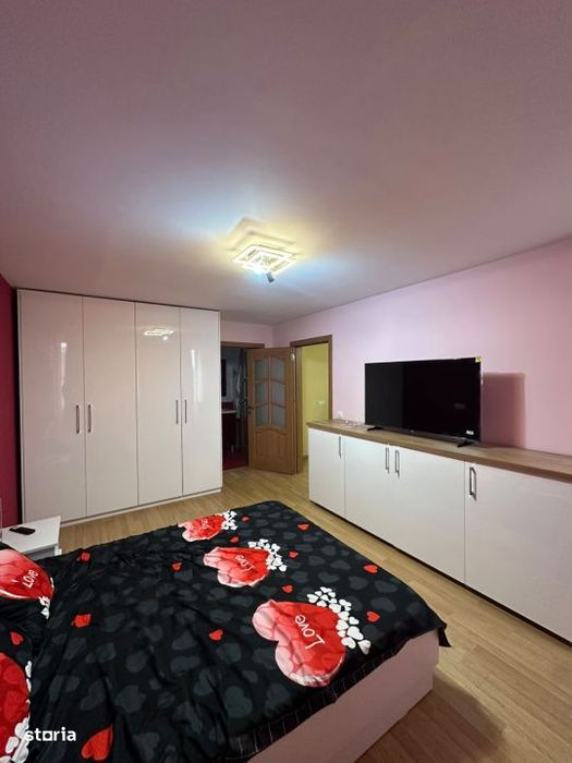 Apartament cu 4 camere de inchiriat  , 98 mp, Bd. Regele Mihai 1