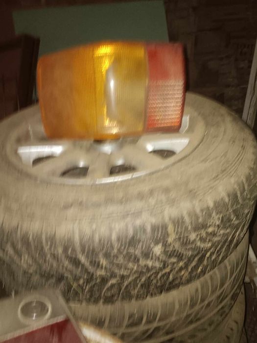 Продавам части за Ауди Б3 Ауди Б4, Форд Сиера. Цени по договаряне