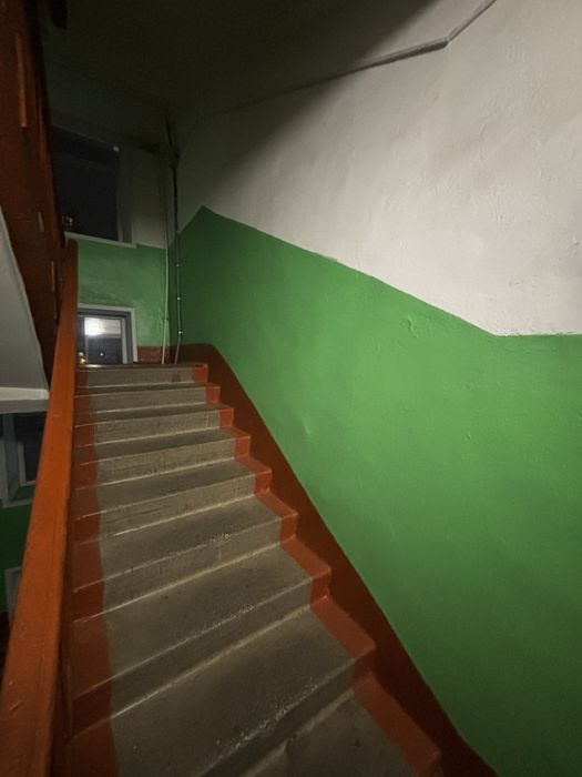 Продам 2 комн квартиру.Р-н Уюта