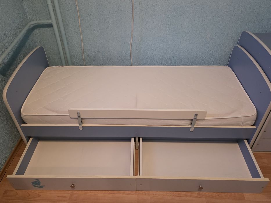 Детско легло със скрин на марка Bertoni