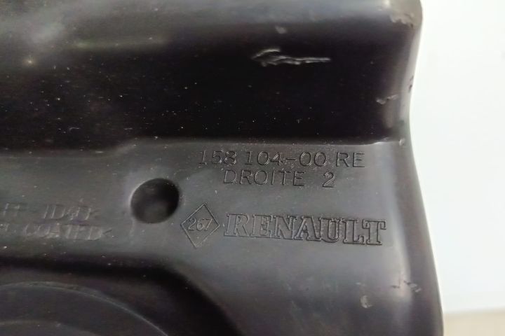 Far dreapta 15810400RE Renault Scenic a 2-a generatie